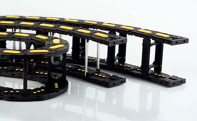 Кабельные цепи Silvyn Chain Полиамидные и стальные буксировочные ...